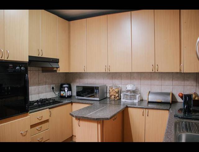 3 BEDROOM HOUSE FOR SALE IN VANDERBIJLPARK CE 4